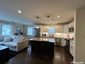 62 Green St in Huntington, NY - Building Photo - Building Photo