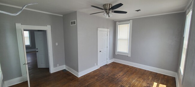 2321 Ashland Ave, Unit 6 in St. Joseph, MO - Foto de edificio - Building Photo