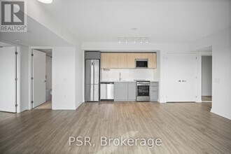 299 Campbell Ave in Toronto, ON - Building Photo - Building Photo