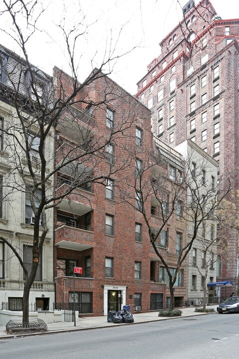 28-30 E 38th St in New York, NY - Building Photo