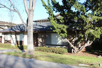 1574 Tenaka Pl in Sunnyvale, CA - Building Photo - Building Photo