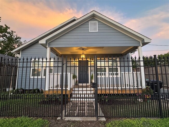 1812 Stevens St in Houston, TX - Building Photo - Building Photo