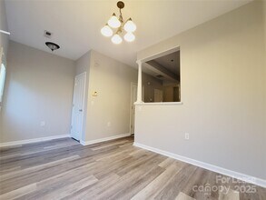 563 E 9th St in Charlotte, NC - Building Photo - Building Photo