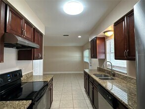 5508 Turkey Lake Rd in Orlando, FL - Building Photo - Building Photo