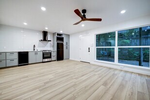 3403 Audubon Pl in Houston, TX - Building Photo