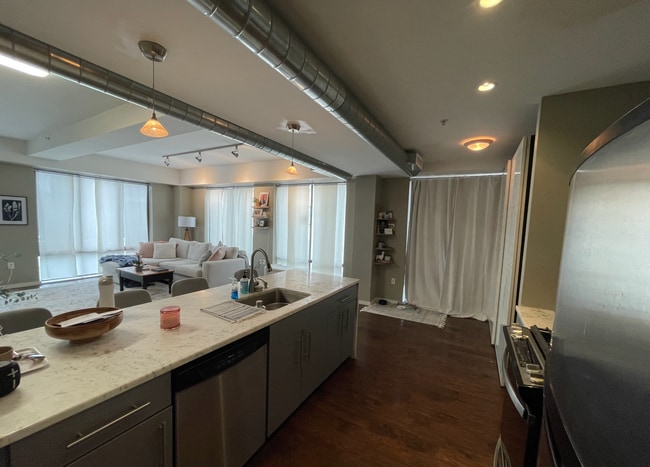 243 Northampton St, Unit 200 in Boston, MA - Foto de edificio - Building Photo