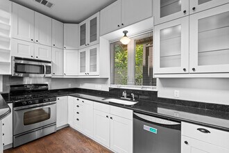 1309 Chestnut Ave in Austin, TX - Building Photo - Building Photo