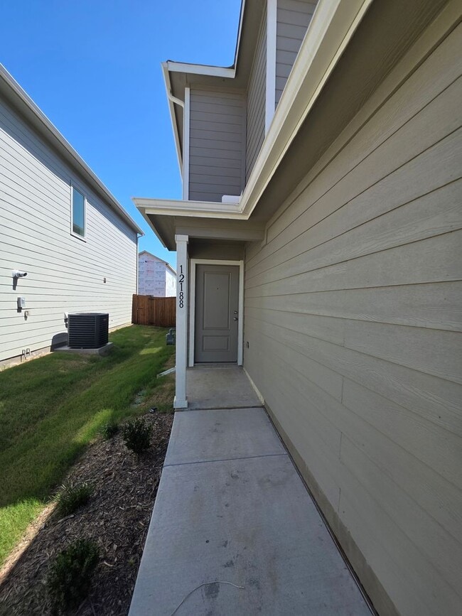 12188 Morgan Dr in Aubrey, TX - Building Photo - Building Photo