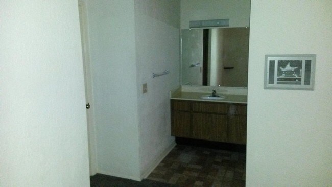 10332 Caminito Aralia-Unit -APT 109 in San Diego, CA - Building Photo - Building Photo