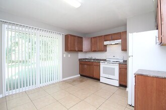 720 Tumbleweed Trail-Unit -A in Pensacola, FL - Foto de edificio - Building Photo