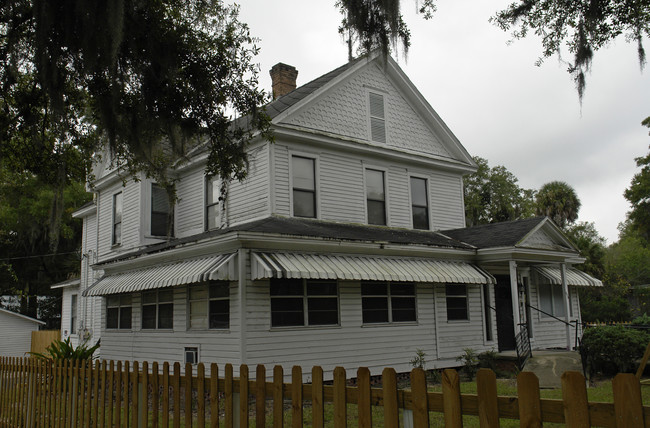 Thomas Tourist Home in Gainesville, FL - Foto de edificio - Building Photo