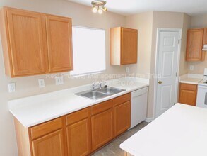 5402 Carriage Woods Dr in Browns Summit, NC - Building Photo - Building Photo