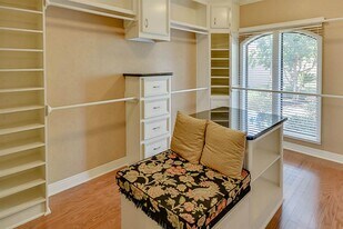 58 Lake Rd in Lake Jackson, TX - Building Photo