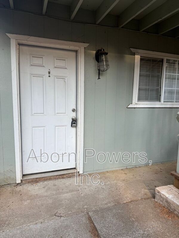 6197 Spruce St in Pollock Pines, CA - Building Photo - Building Photo
