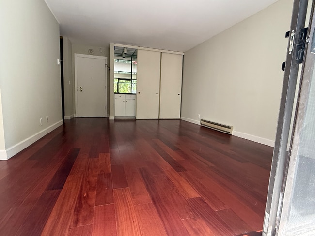 4 Admiral Dr in Emeryville, CA - Foto de edificio - Building Photo