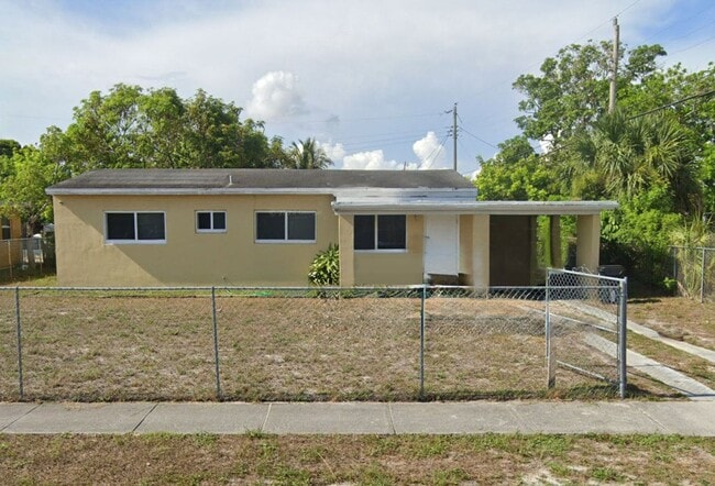 3460 Charleston Blvd in Fort Lauderdale, FL - Building Photo - Building Photo