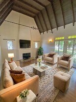 1150 N Curson Ave in West Hollywood, CA - Building Photo