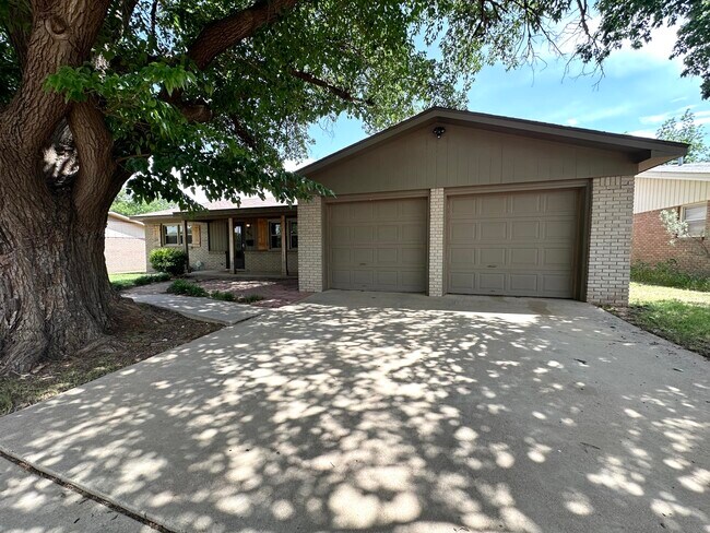 4411 27th St in Lubbock, TX - Building Photo - Building Photo