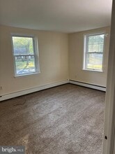 1043 Thrush Ln in Norristown, PA - Building Photo - Building Photo