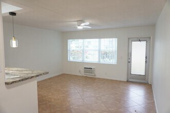137 Canterbury F in West Palm Beach, FL - Building Photo - Building Photo