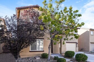 65 Dutch Colony Ave in Las Vegas, NV - Foto de edificio - Building Photo