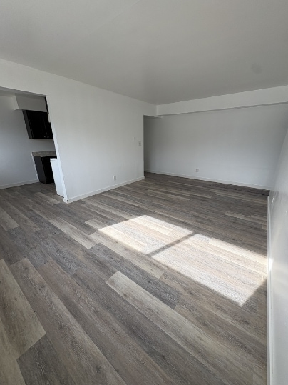 744 E Michigan Ave, Unit 03 in Battle Creek, MI - Foto de edificio - Building Photo