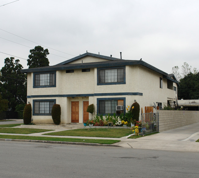 14622 Adams St in Midway City, CA - Foto de edificio - Building Photo