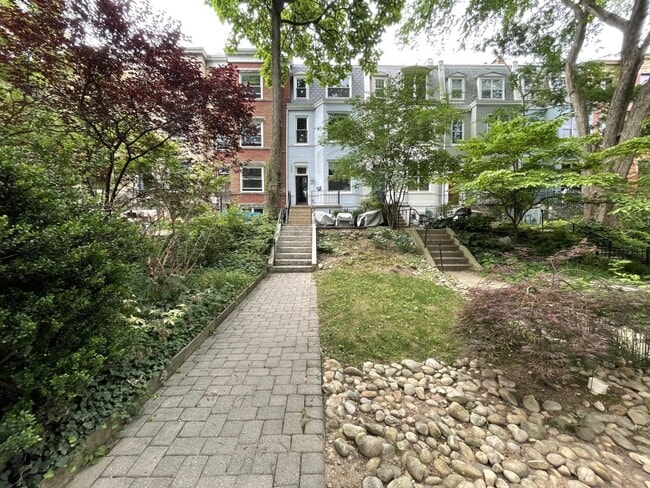 1834 Ingleside Terrace NW in Washington, DC - Building Photo - Building Photo