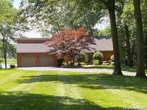 1 Pine Point in Lloyd Harbor, NY - Building Photo - Building Photo