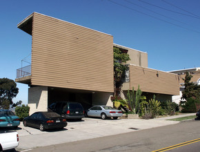 2020 Albatross St in San Diego, CA - Foto de edificio - Building Photo