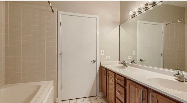 4108 S Drexel Blvd, Unit 3B in Chicago, IL - Building Photo - Building Photo