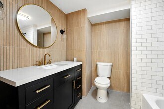 338-340-340 Halladay St in Jersey City, NJ - Building Photo - Building Photo
