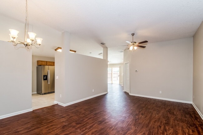 12561 Brahma Bull Cir W in Jacksonville, FL - Building Photo - Building Photo