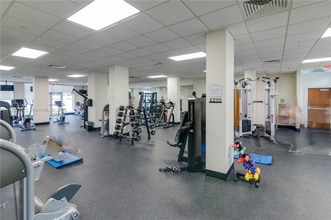 3001 S Ocean Dr in Hollywood, FL - Building Photo - Building Photo