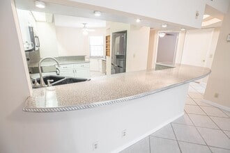 123 Bay Colony Dr N in Juno Beach, FL - Building Photo - Building Photo