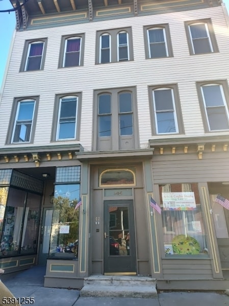 property at 304 Front St
