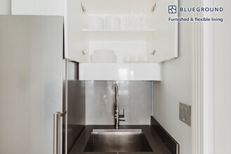 51 Leroy St in New York, NY - Building Photo - Building Photo