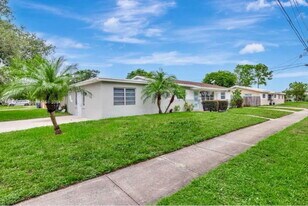 3300 N 67th Ave in Hollywood, FL - Building Photo