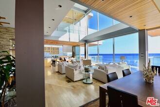 24826 Malibu Rd in Malibu, CA - Building Photo - Building Photo