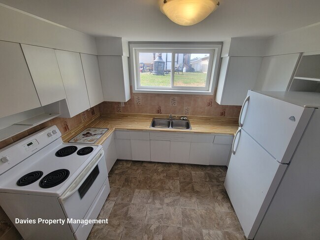 12734-12787 87 St NW in Edmonton, AB - Building Photo - Building Photo