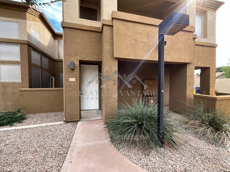 1445 E Broadway Rd in Tempe, AZ - Building Photo