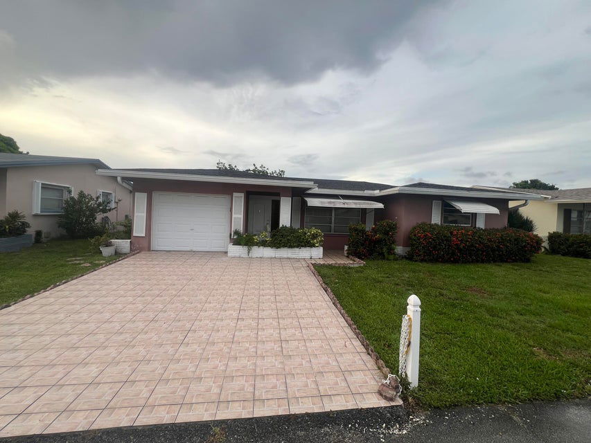 4941 NW 55th St in Tamarac, FL - Building Photo