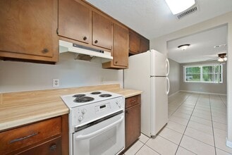 1023 Bradford Cir in Lynn Haven, FL - Building Photo - Building Photo