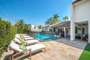 5901 SW 56th Terrace in South Miami, FL - Building Photo