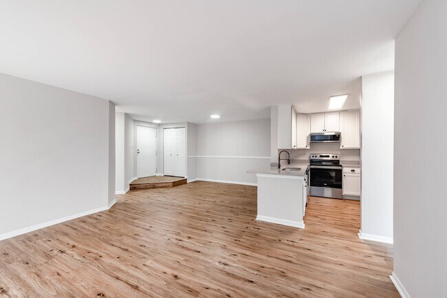 Avana Oak Mill in Germantown, MD - Building Photo - Building Photo