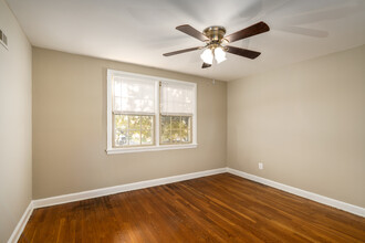 Parklynn Apartments in Wilmington, DE - Building Photo - Interior Photo