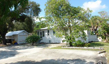 131 S Federal Hwy in Lake Worth, FL - Building Photo - Building Photo