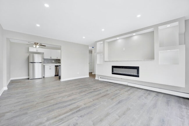 121 W 63rd St in Westmont, IL - Building Photo - Building Photo