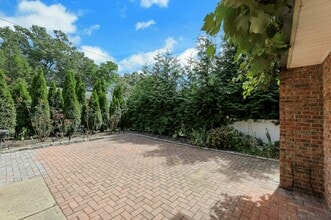 402 Monroe Ave in New Milford, NJ - Building Photo - Building Photo