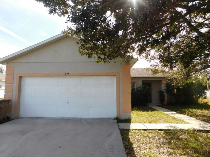 219 Banbury Pl in Kissimmee, FL - Building Photo